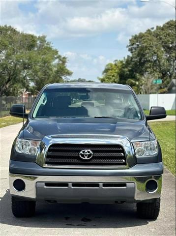 $4900 : Se vende Toyota Tundra image 4