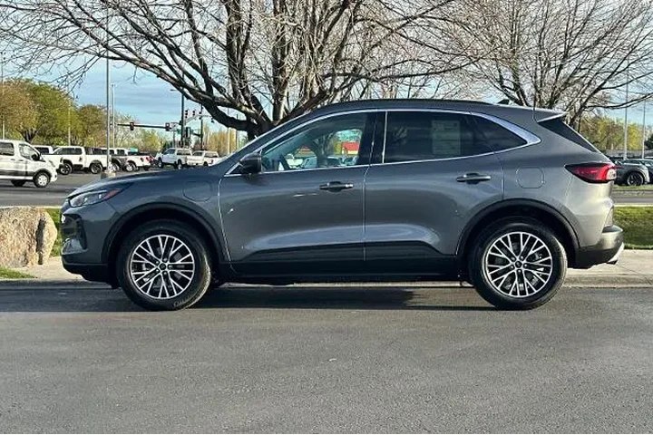 $28995 : Ford Escape Plug-In Hybrid 2 image 5