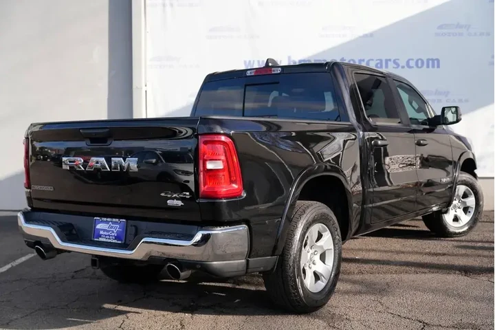 $38900 : Ram 1500 2025 4x4 Big Horn 4 image 3
