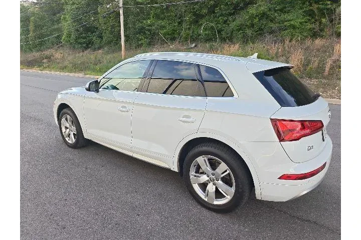 $16490 : Audi Q5 2019 AWD quattro Pre image 4