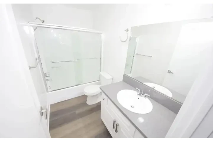 $1450 : 1 Bed 1 Bath Apt in Lynwood image 7