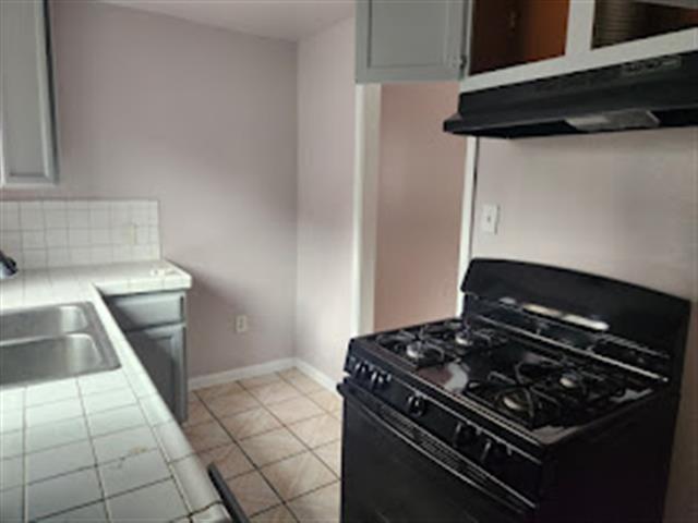 $1725 : APARTAMENTO EN HUNTINGTON PARK image 5