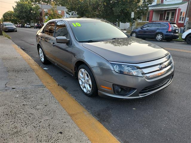 2010 Fusion 4dr Sdn SE FWD image 7