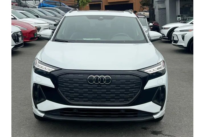$32800 : 2023 Q4 e-tron Prestige 50 qu image 2