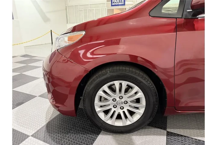 $24929 : Sienna 2017 image 10