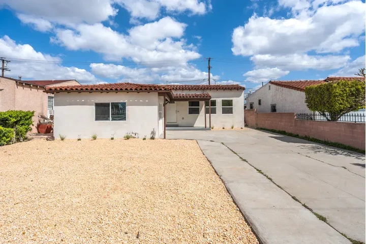 $1700 : Bell Gardens Renta🏡 image 1