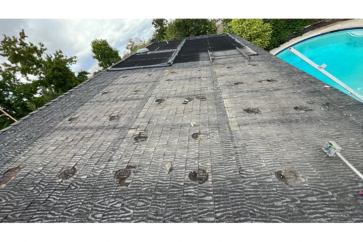 Se remueven paneles solares image 1