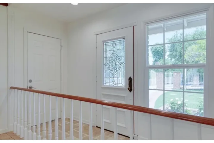 $6700 : 5369 Topeka Dr, Tarzana, CA image 1