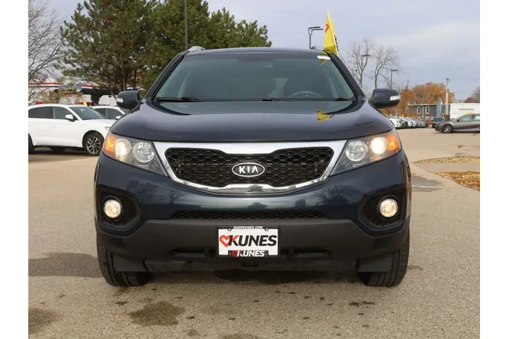 $5577 : Kia Sorento 2013 AWD LX 4dr image 2