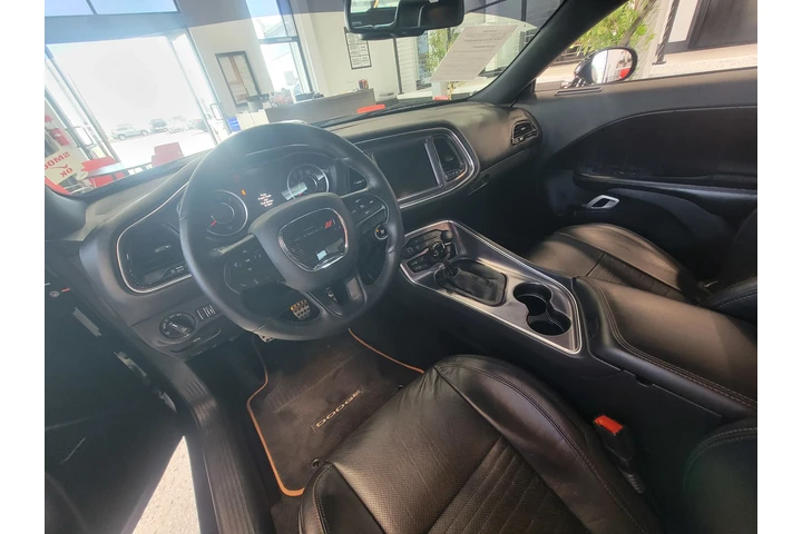 2015 Dodge Challenger R/T Plus image 7