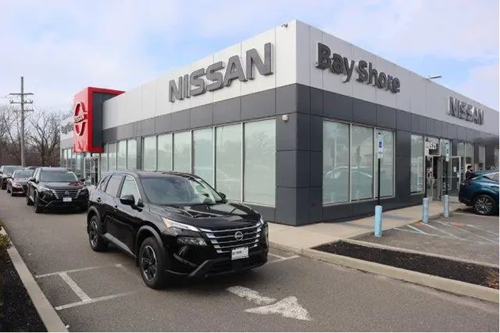 $23133 : Nissan Rogue 2025 AWD SV 4dr image 2