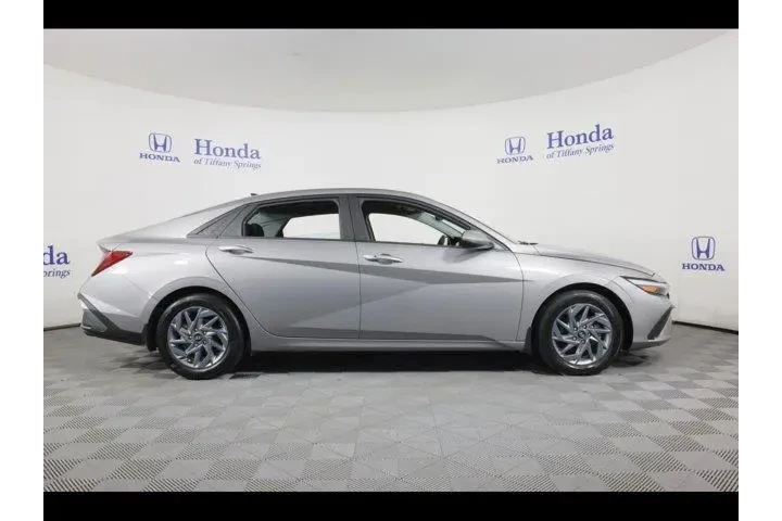 $23875 : Hyundai ELANTRA 2024 SEL 4dr image 8