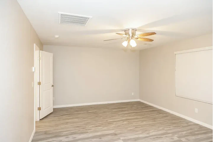 $1890 : Available 2Bedroom Apt  in LA image 5