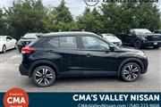 $17227 : PRE-OWNED 2019 NISSAN KICKS SV thumbnail