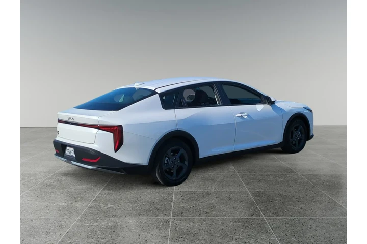 $23900 : Kia K4 2025 image 5