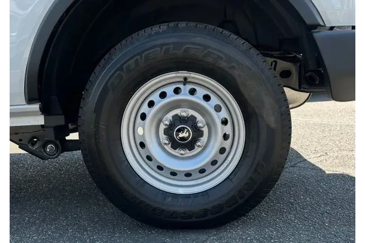 $39995 : Ford Bronco 2025 4x4 Base 4d image 10