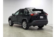 $27998 : Toyota RAV4 2021 XLE Premium thumbnail