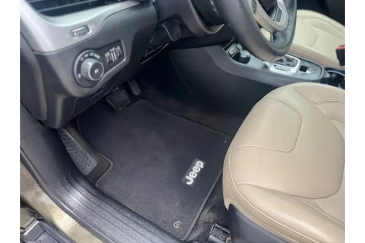 $9999 : 2016 Cherokee Limited image 10