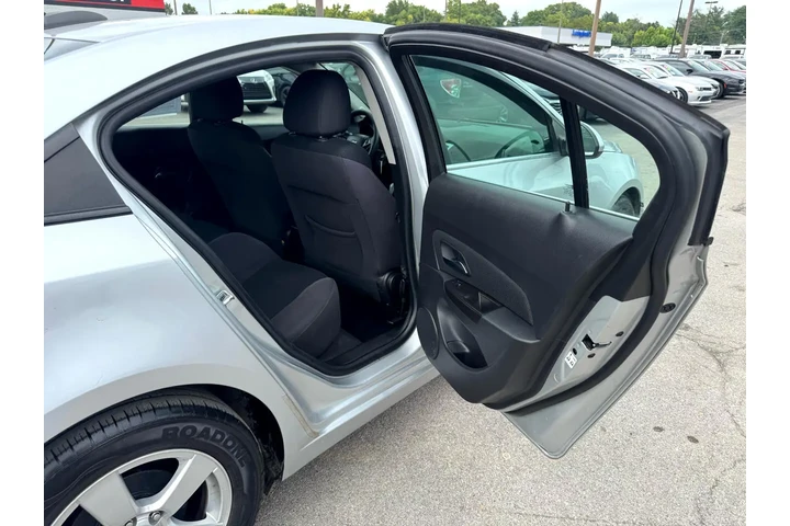 $5980 : 2015 Cruze 4dr Sdn Auto 1LT image 8