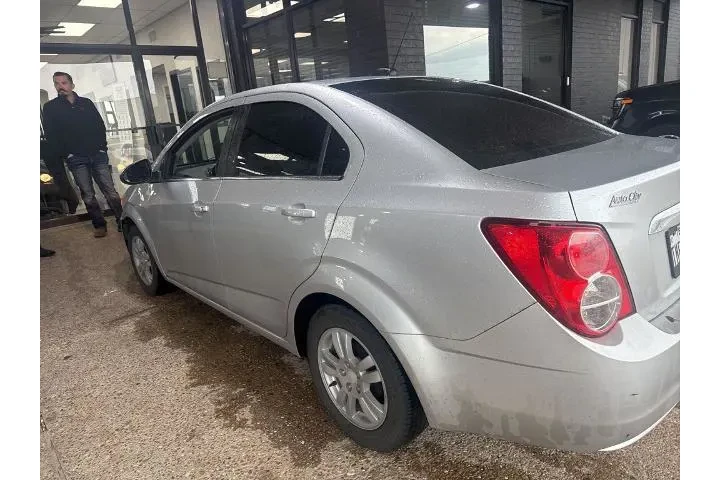 $8423 : Chevrolet Sonic 2016 LT Auto image 3