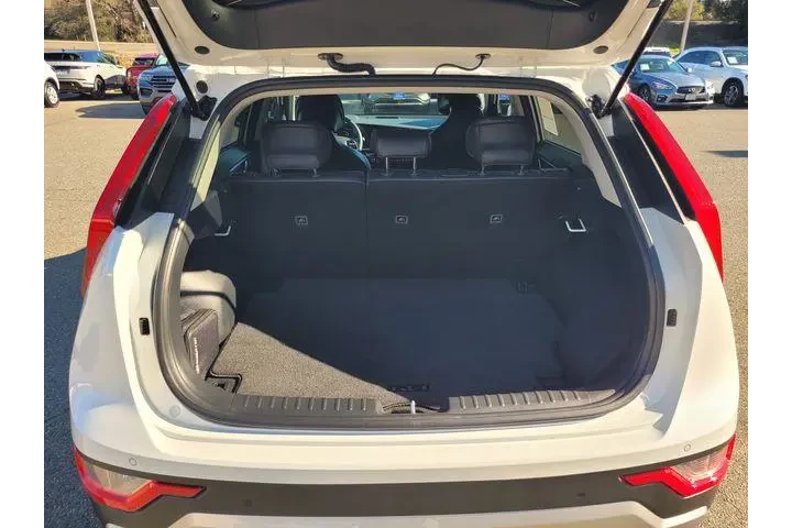 $29921 : Kia Niro Plug-In Hybrid 2025 image 8