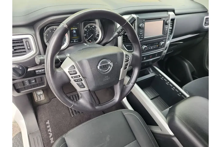 $19891 : Nissan Titan 2018 4x2 SV 4dr image 10