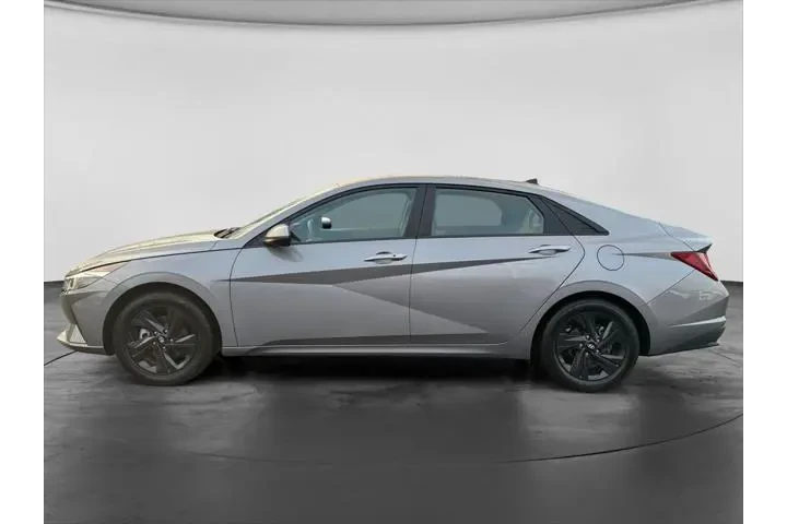 $18024 : Hyundai ELANTRA 2023 SEL 4dr image 5