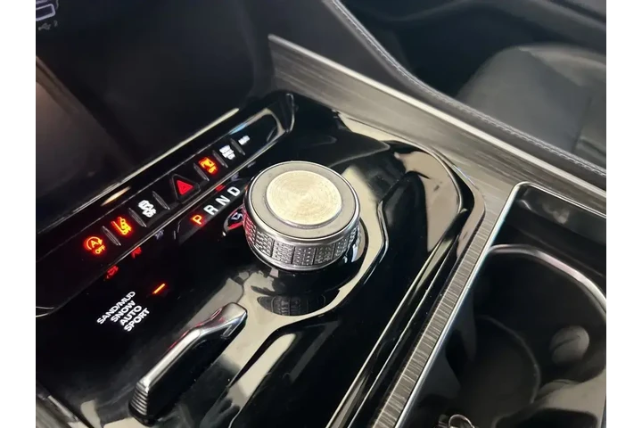 $34555 : Jeep Wagoneer L 2023 4x4 Ser image 8