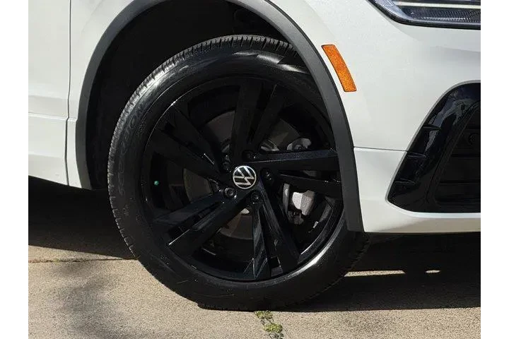 $23304 : Volkswagen Tiguan 2023 SE R- image 3