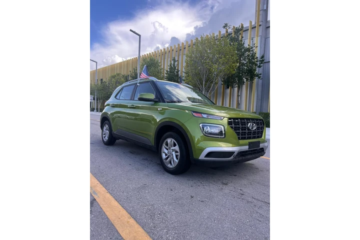 $12999 : Hyundai Venue SEL image 7