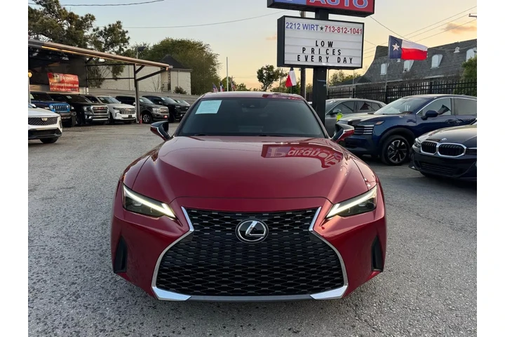 2022 IS 300 RWD image 2