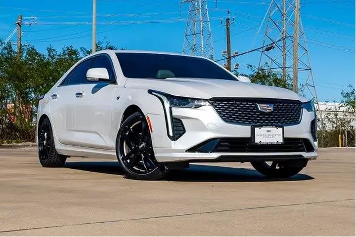 $28483 : Cadillac CT4 2023 Luxury 4dr image 1