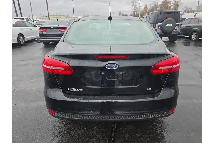 $8995 : 2017 Focus SE Sedan image 4