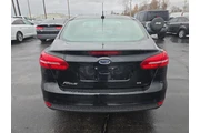 $8995 : 2017 Focus SE Sedan thumbnail
