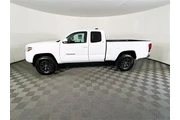$31500 : Toyota Tacoma 2023 4x4 TRD O thumbnail