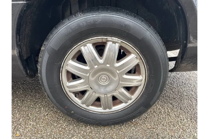 $4700 : 2004 Town and Country Touring image 10