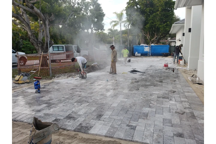 Instalacion de Pavers image 8