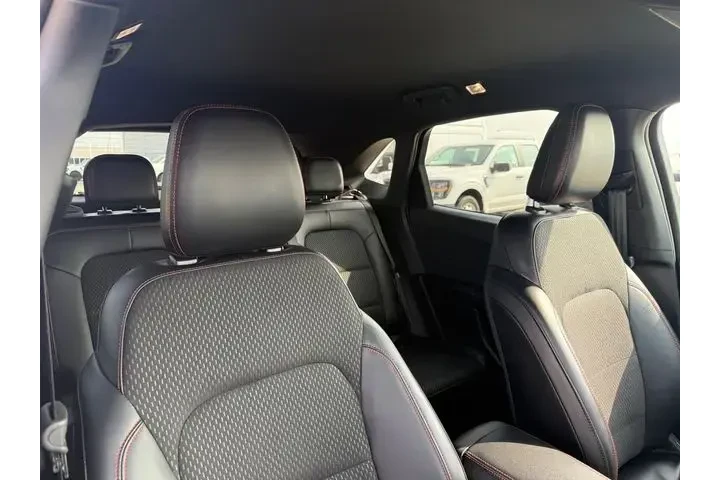 $21541 : Ford Escape 2025 ST-Line 4dr image 8