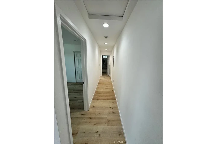 $2850 : Beautiful Home 2B/2B image 6