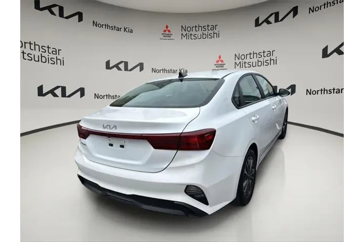$17490 : Kia Forte 2024 LX 4dr Sedan image 5