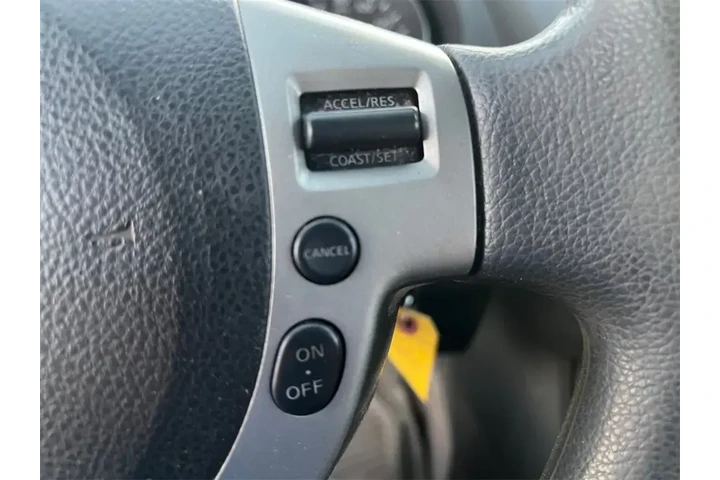 $3000 : Nissan Rogue 2011 S 4dr Cros image 6