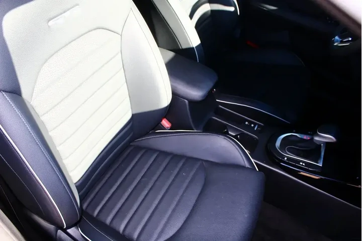 $21213 : Kia Forte 2024 GT-Line 4dr S image 7