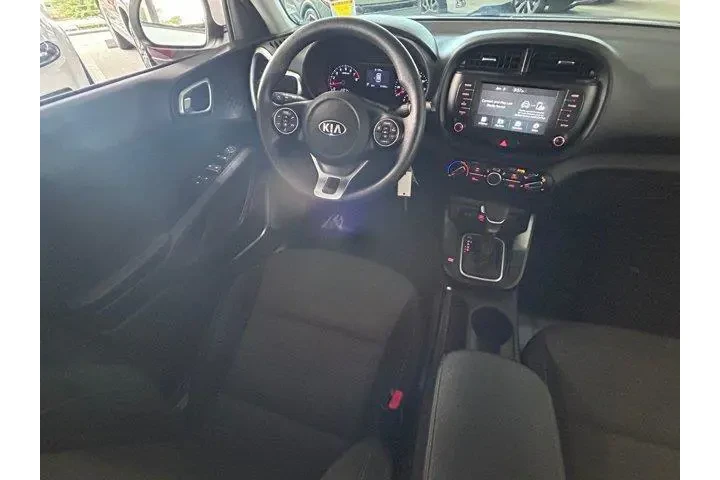 $10991 : Kia Soul 2020 LX 4dr Crossov image 9