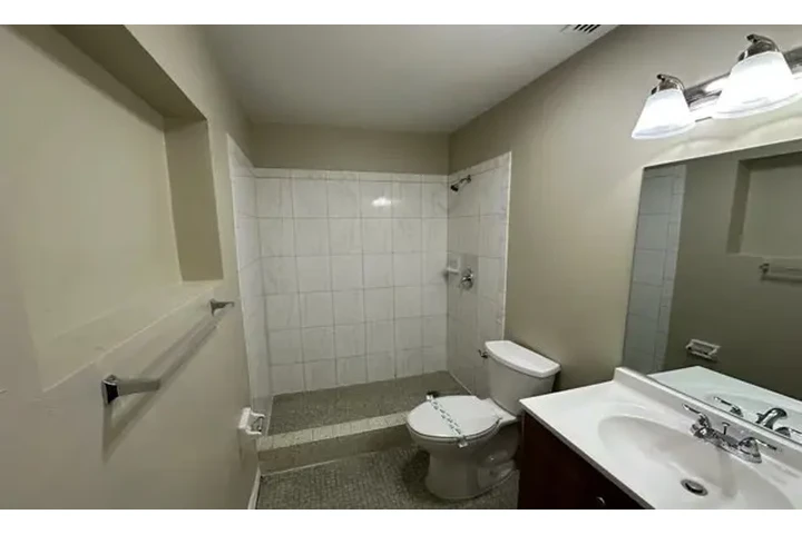 $1800 : Affordable Single Family home image 2