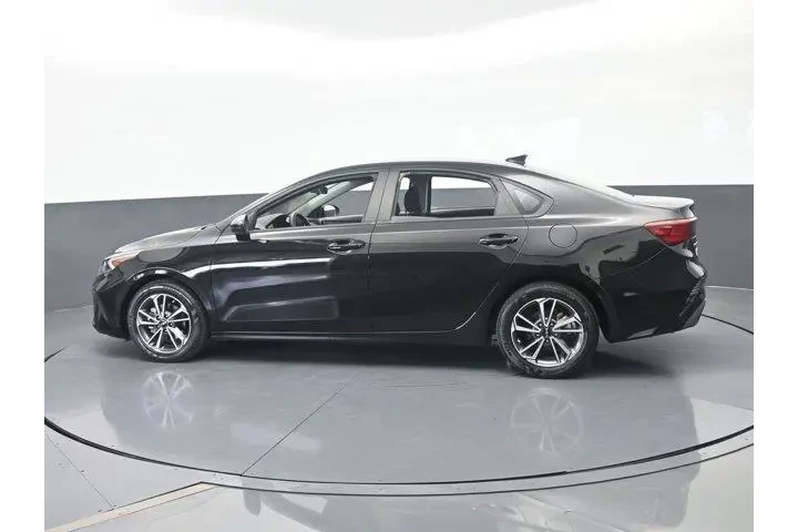 $16991 : Kia Forte 2023 LX 4dr Sedan image 3