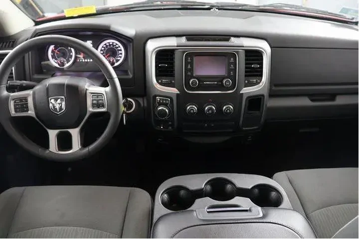 $27555 : Ram 1500 Classic 2020 4x4 Wa image 2