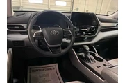 $32489 : Toyota Highlander 2023 L 4dr thumbnail