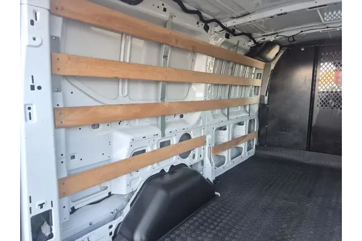 $33988 : Ford Transit 2024 250 3dr SW image 10