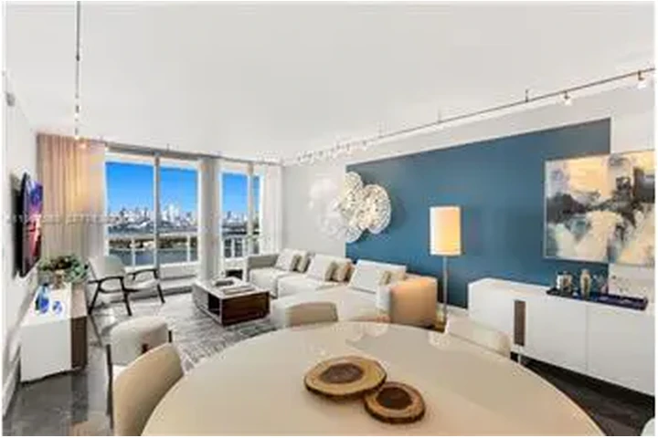 $8500 : Rental property with 2 bedro image 3