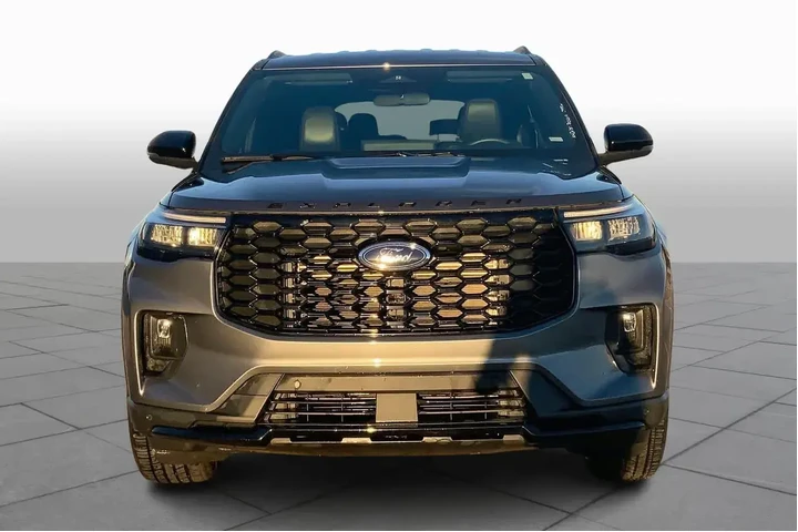 $39674 : Ford Explorer 2025 AWD ST-Li image 4